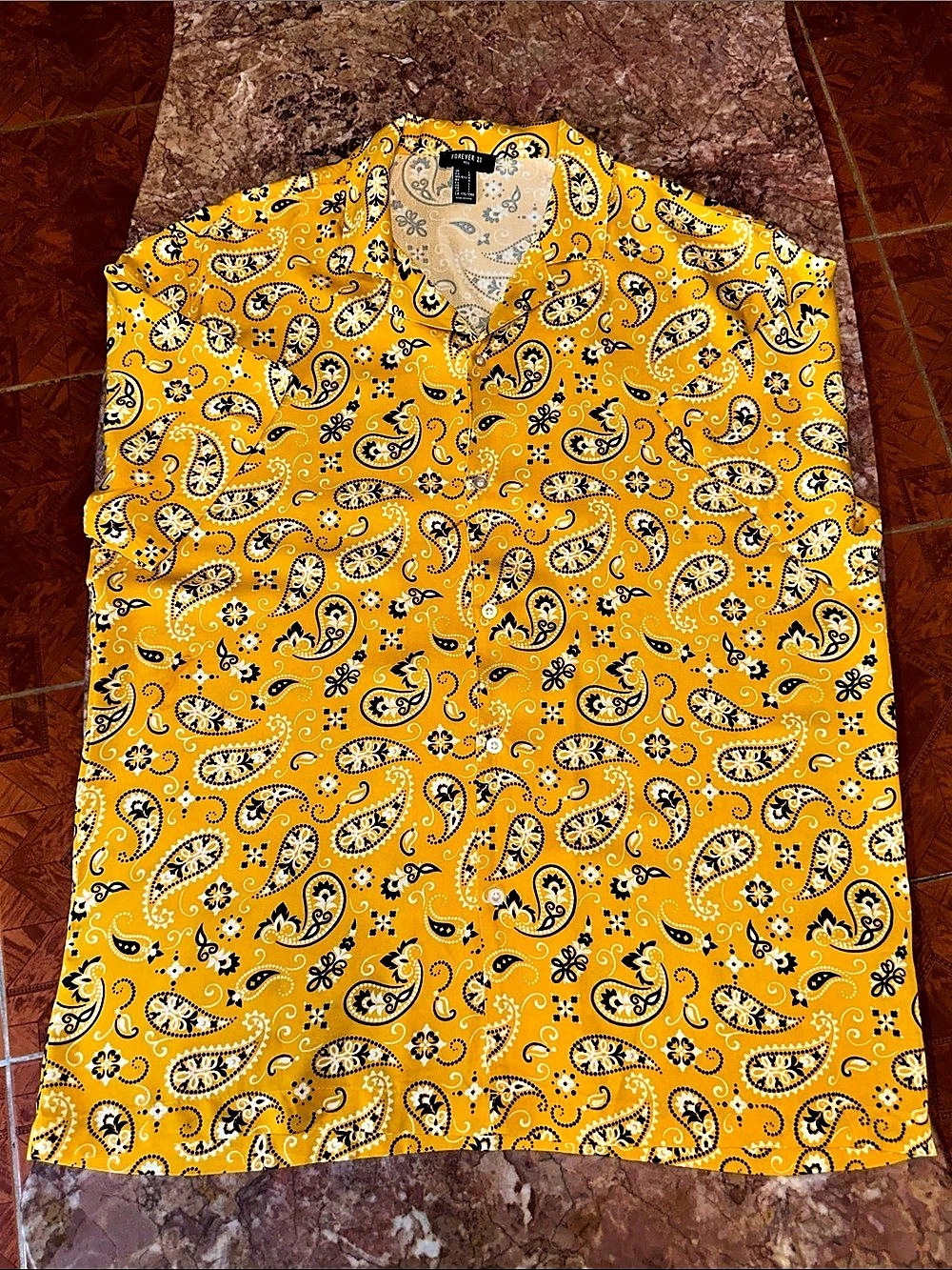 Forever 21 men’s Paisley Button Down in Yellow & Black